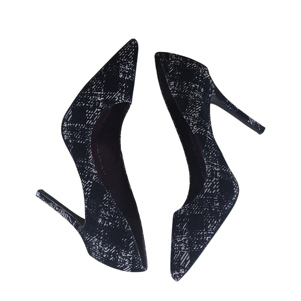 BCBGeneration Heels Women’s 9.5 Black White Patterned Pointed Stiletto Pumps
